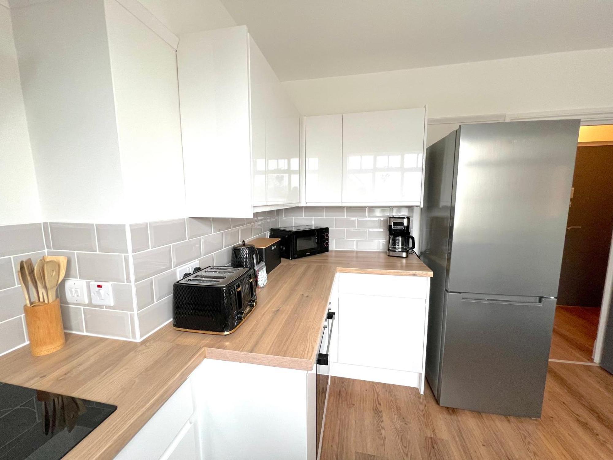 Large Family-Friendly 2Bd Glastonbury Retreat, Sleeps 5 Exterior photo