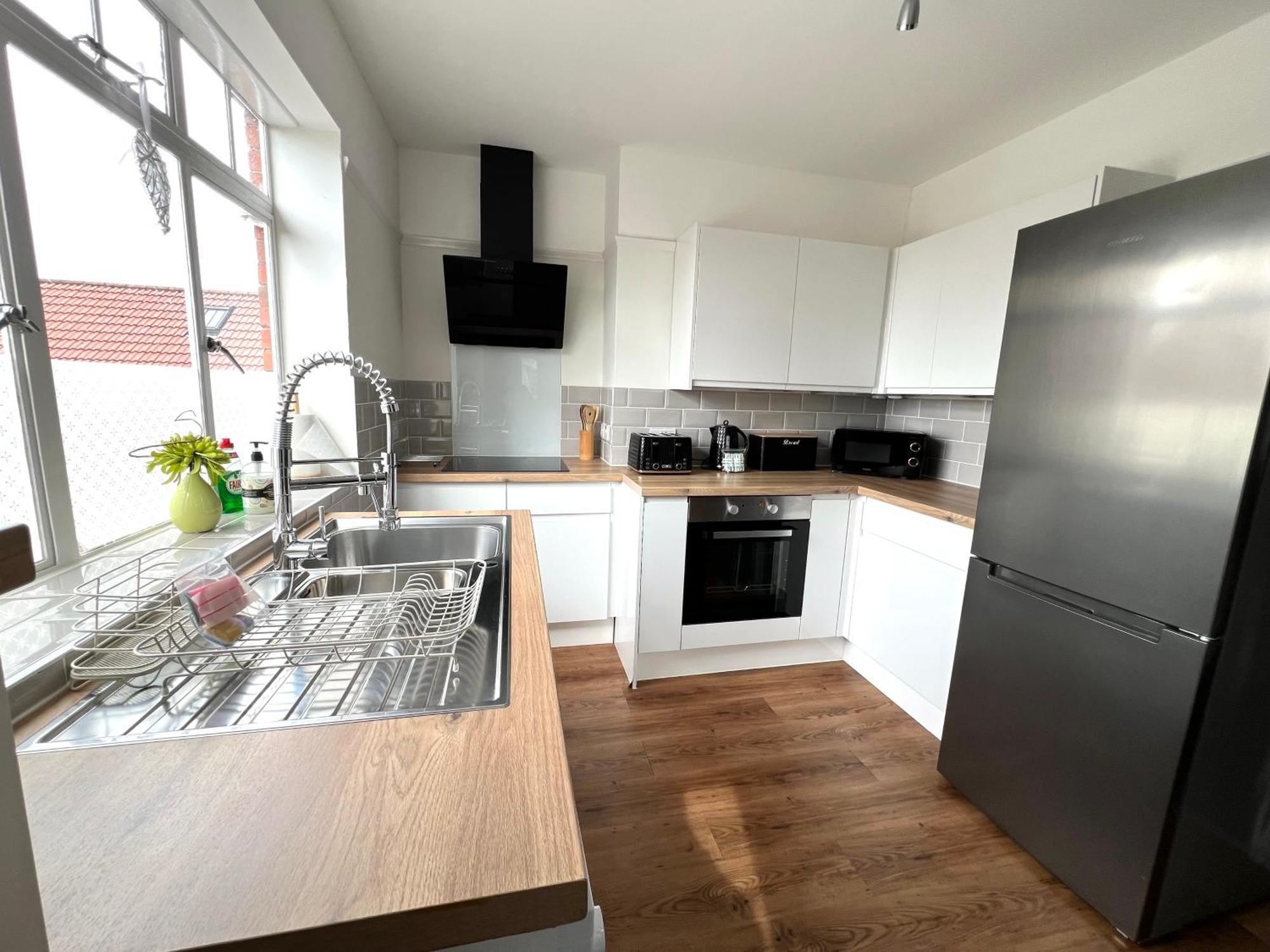 Large Family-Friendly 2Bd Glastonbury Retreat, Sleeps 5 Exterior photo