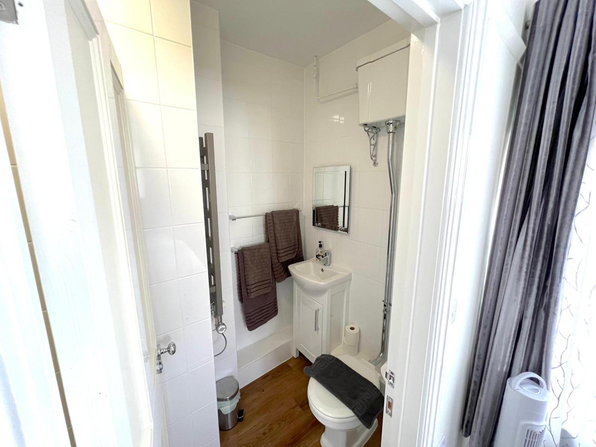 Large Family-Friendly 2Bd Glastonbury Retreat, Sleeps 5 Exterior photo