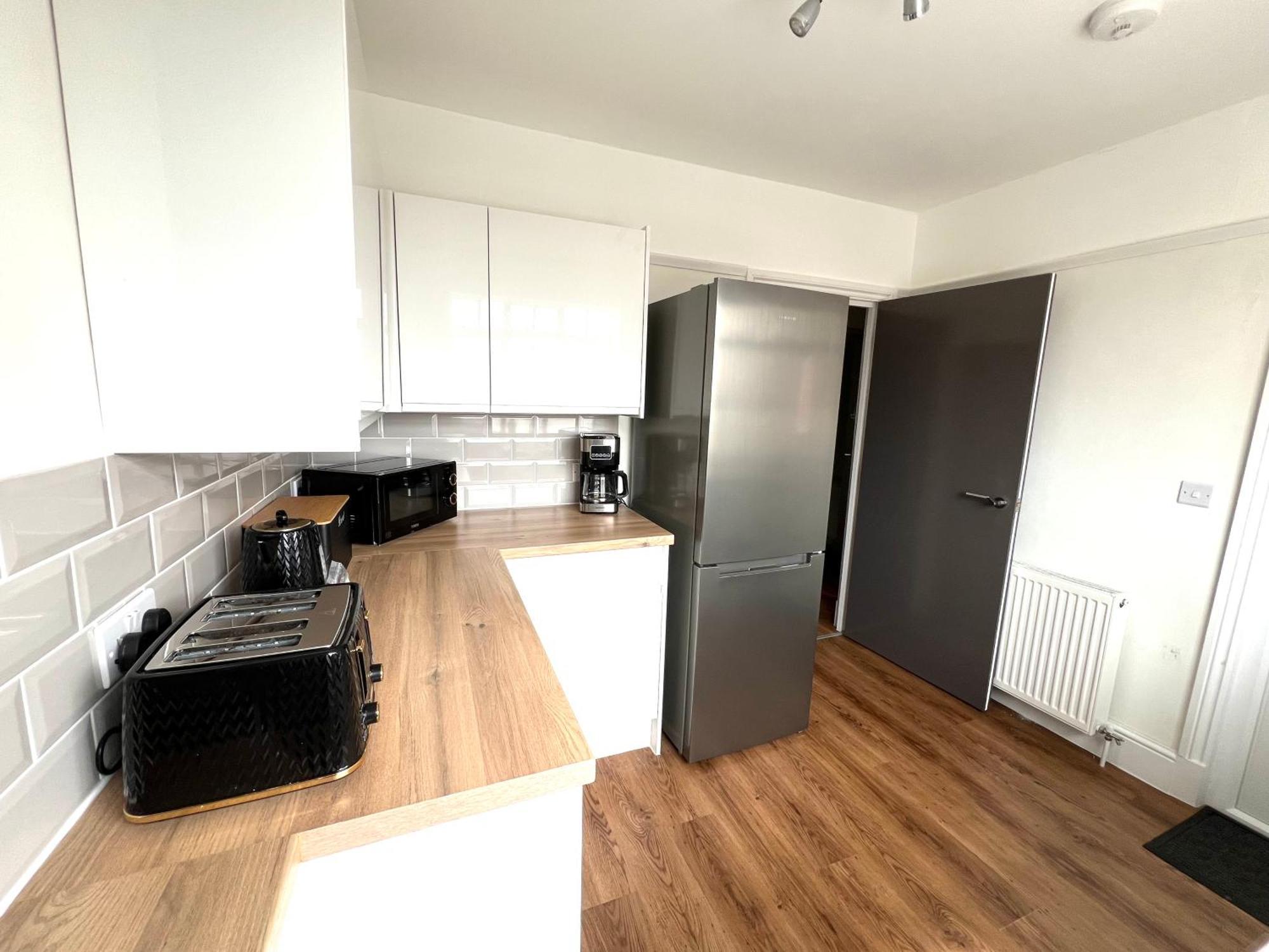 Large Family-Friendly 2Bd Glastonbury Retreat, Sleeps 5 Exterior photo